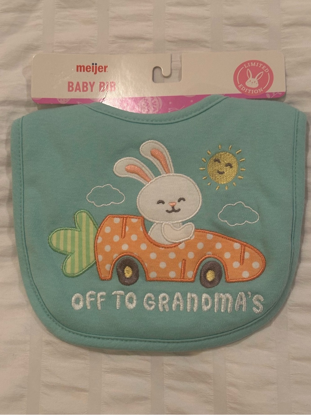 💥 $5 if bundled - Off to Grandma's Baby Bib Easter bunny NWT